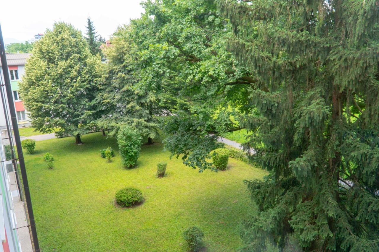 Dijaski Dom Bezigrad Ljubljana Hostel Esterno foto