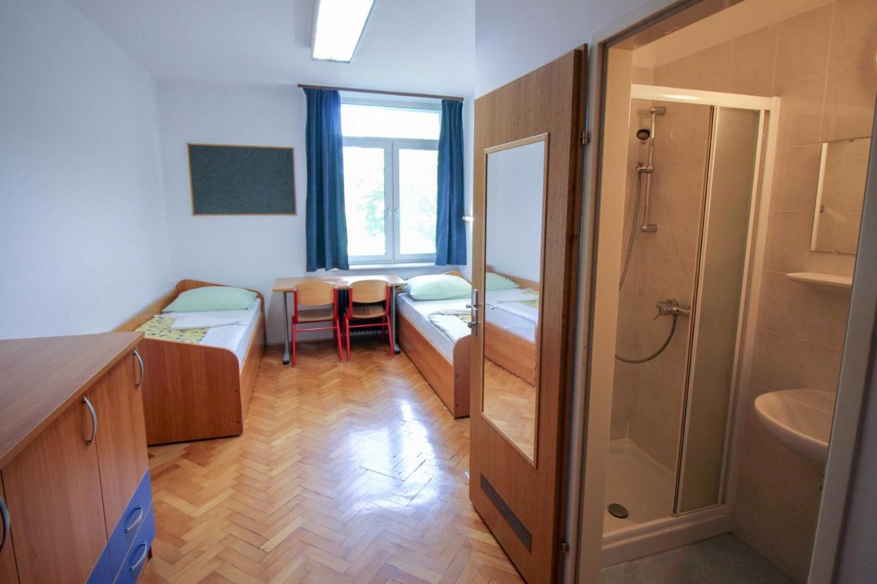 Dijaski Dom Bezigrad Ljubljana Hostel Esterno foto