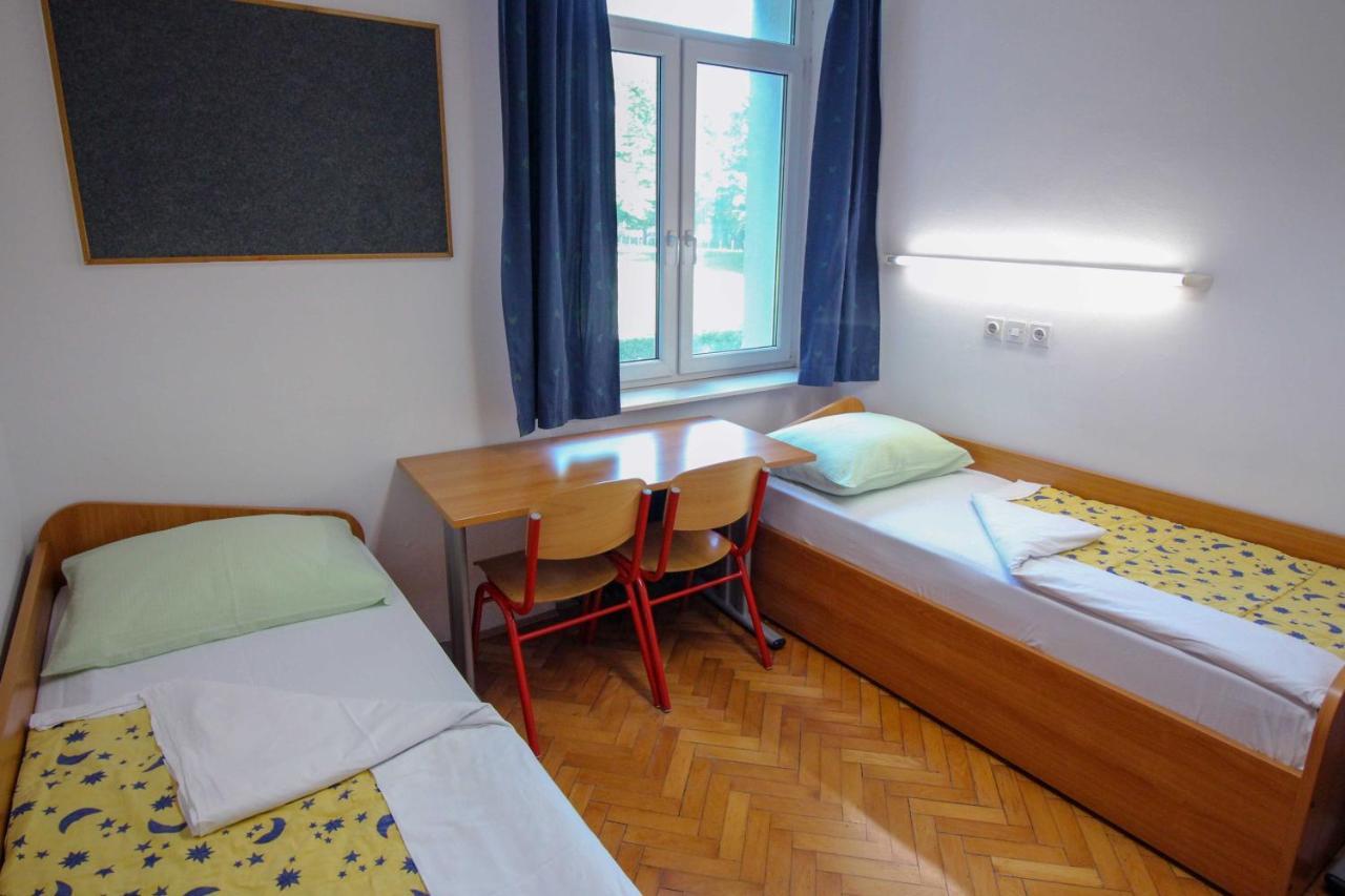 Dijaski Dom Bezigrad Ljubljana Hostel Esterno foto