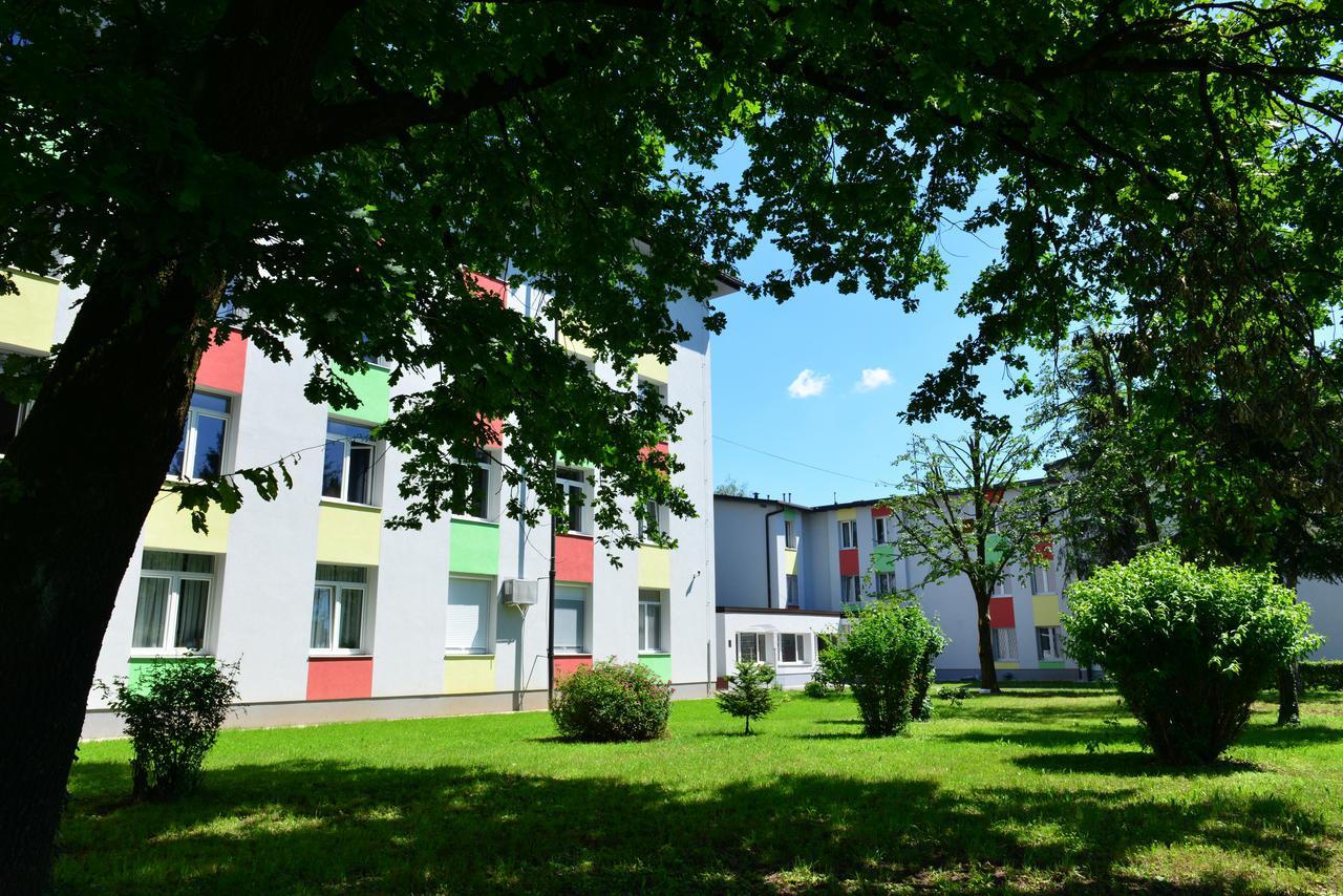 Dijaski Dom Bezigrad Ljubljana Hostel Esterno foto
